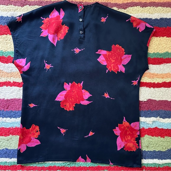 Floral Silk Blouse - Picture 5 of 6